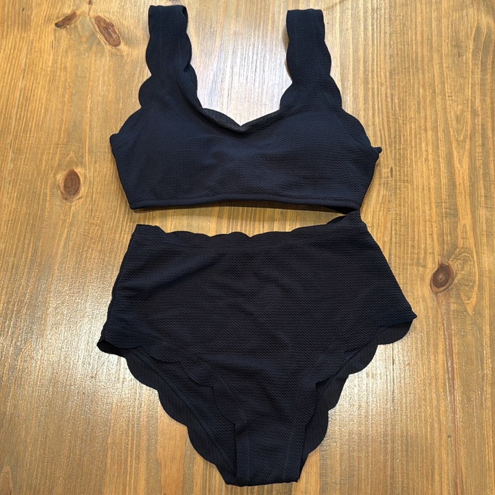 Zaful BLACK textured high waisted petal scalloped Bikini 4 - Small - NWOT